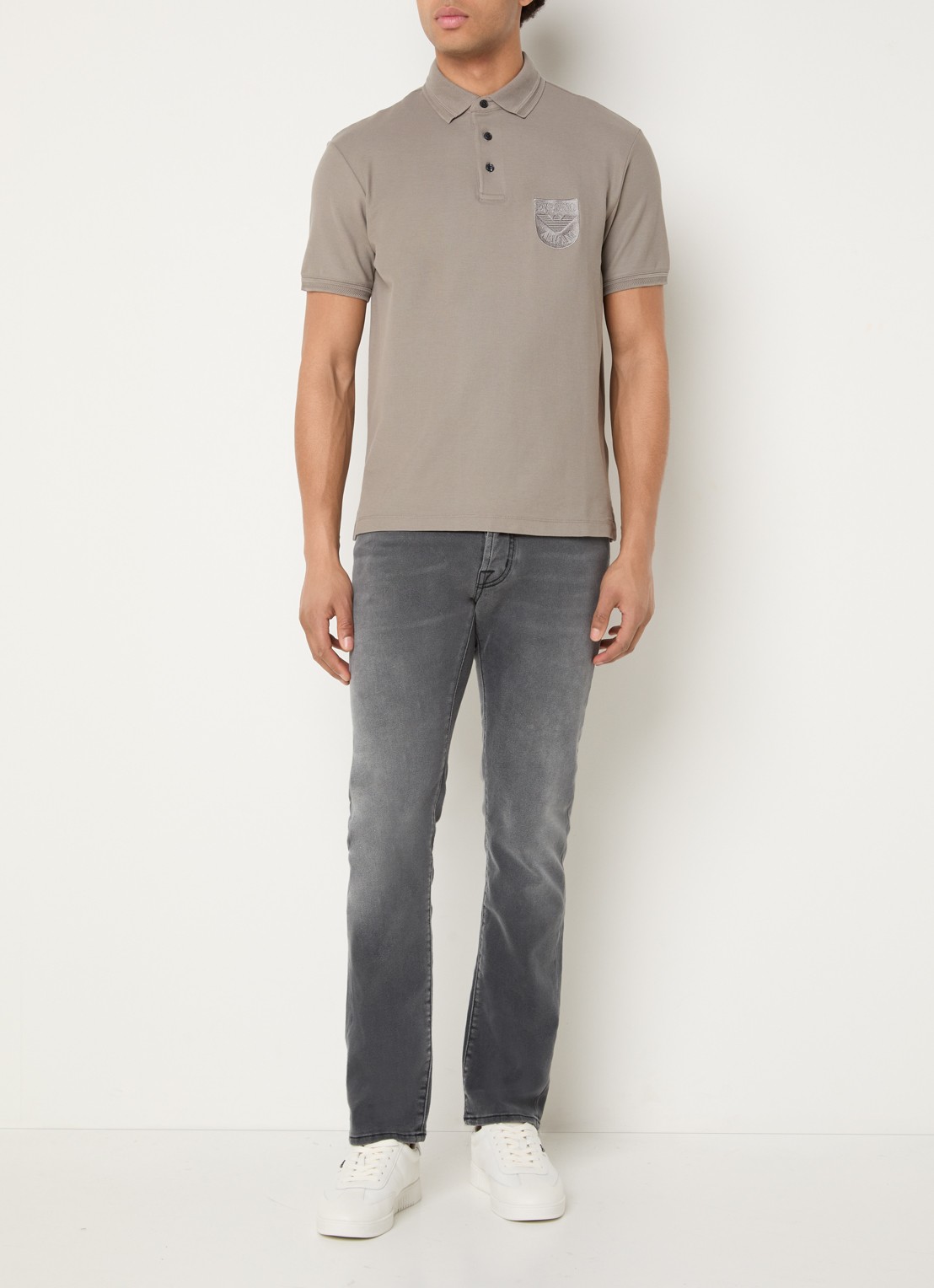 Armani Regular fit polo met logoborduring - voorkant 2 donkerbeige
