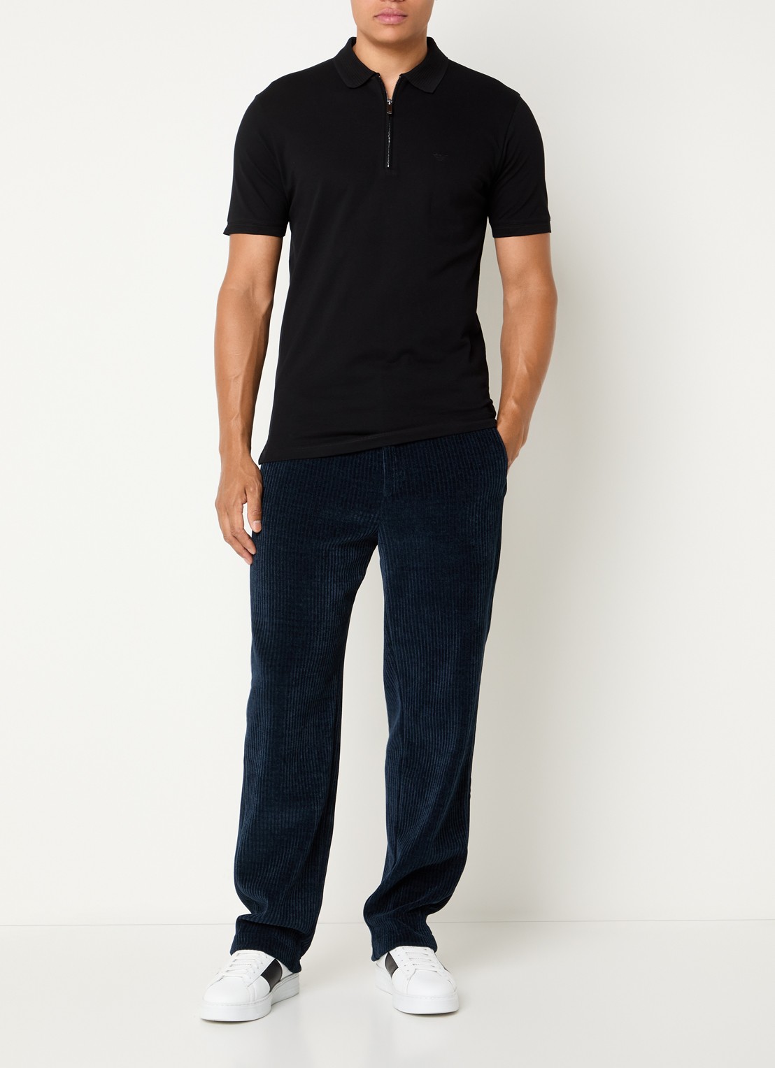Armani Regular fit polo met logoborduring - voorkant 2 zwart