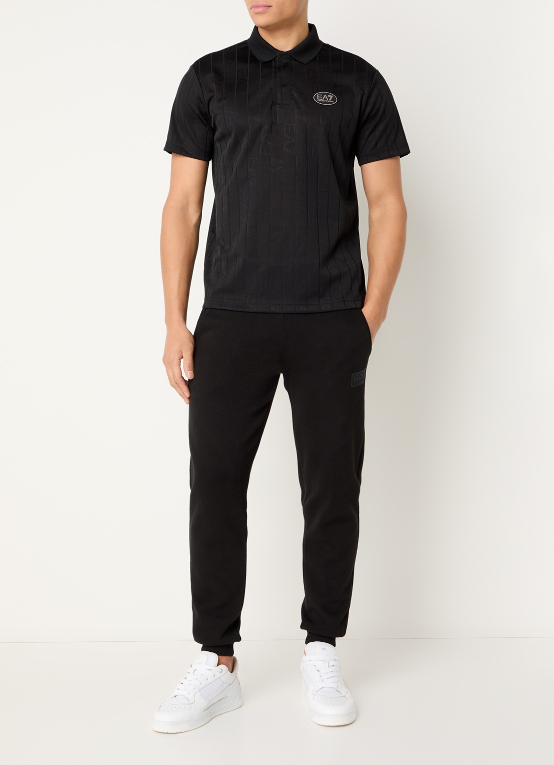 Armani Regular fit polo met logoprint - voorkant 2 fancy black logo / zwart