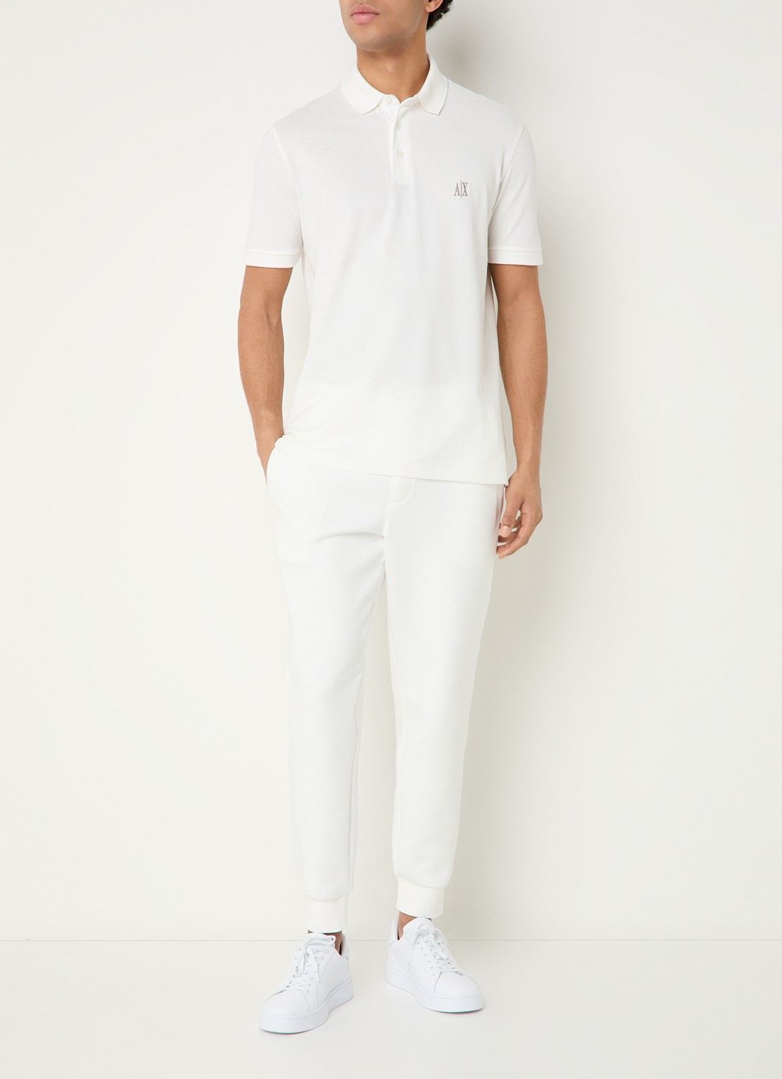 Armani Regular fit polo van piqué katoen met logoborduring - voorkant 4 gebroken wit