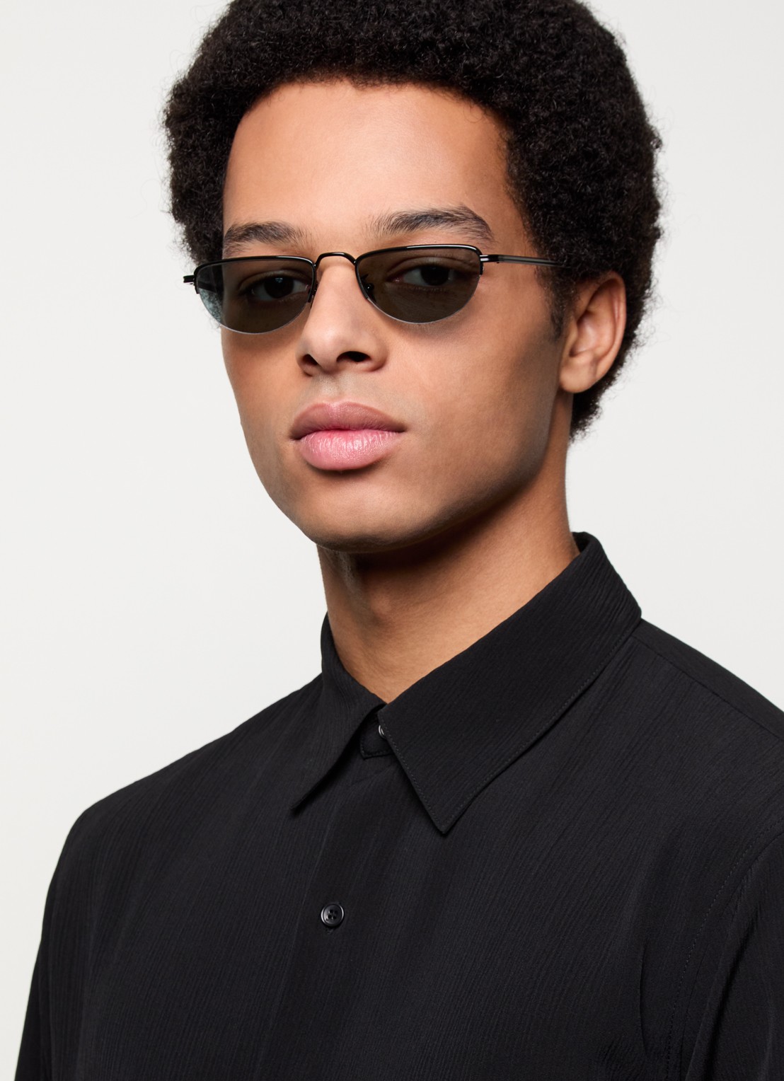 Armani Retro zonnebril AR6166J - voorkant 2 zwart