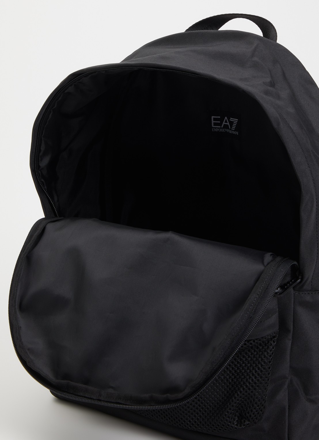 Armani Rugzak met 13 inch laptopvak - detail zwart