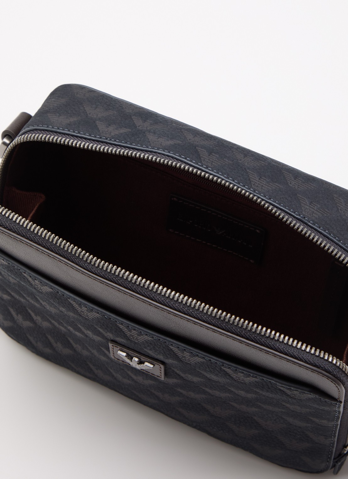 Armani Schoudertas met details van leer en logoprint  - detail 2 donkerblauw