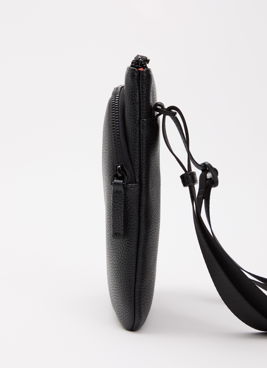 Armani Schoudertas met logo en verstelbare schouderriem - detail 2 zwart