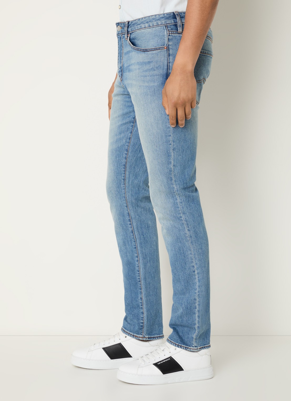 Armani Slim fit jeans met lichte wassing - detail 5 indigo