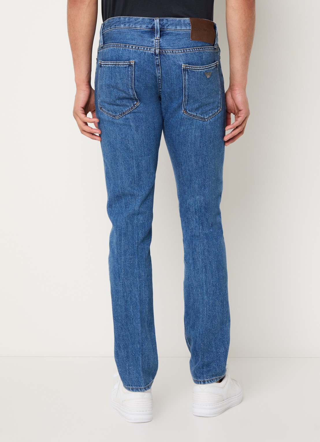 Armani Slim fit jeans met medium wassing - achterkant 5 indigo