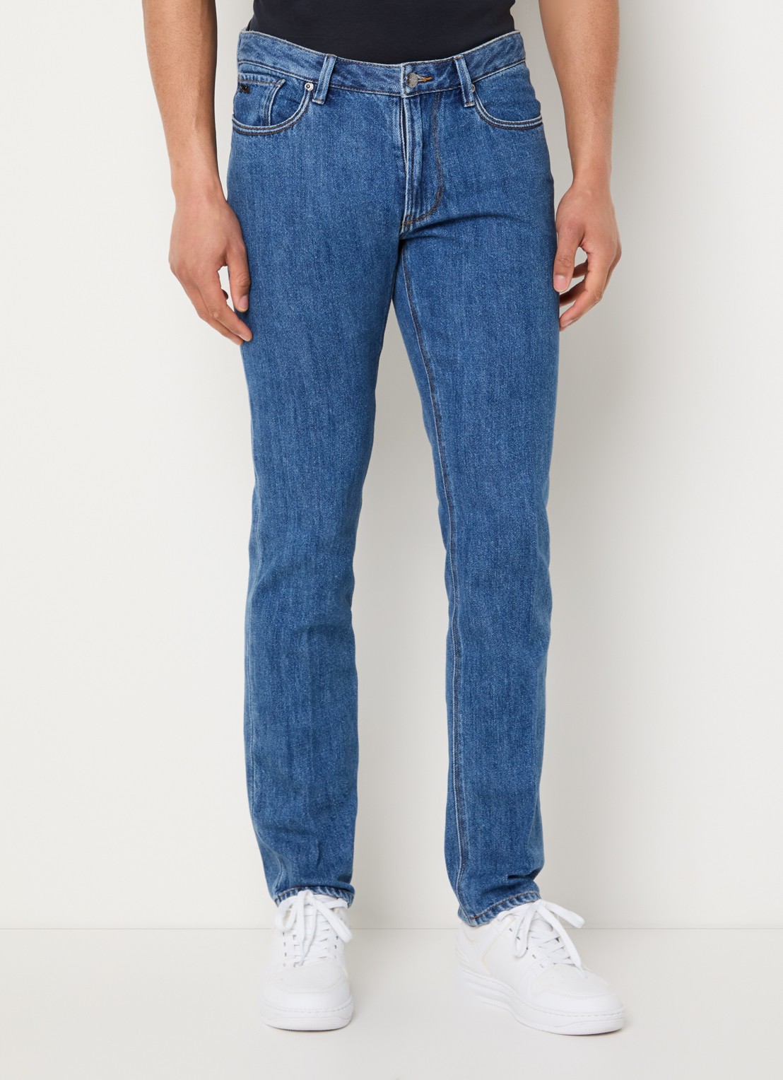 Armani Slim fit jeans met medium wassing - detail 3 indigo
