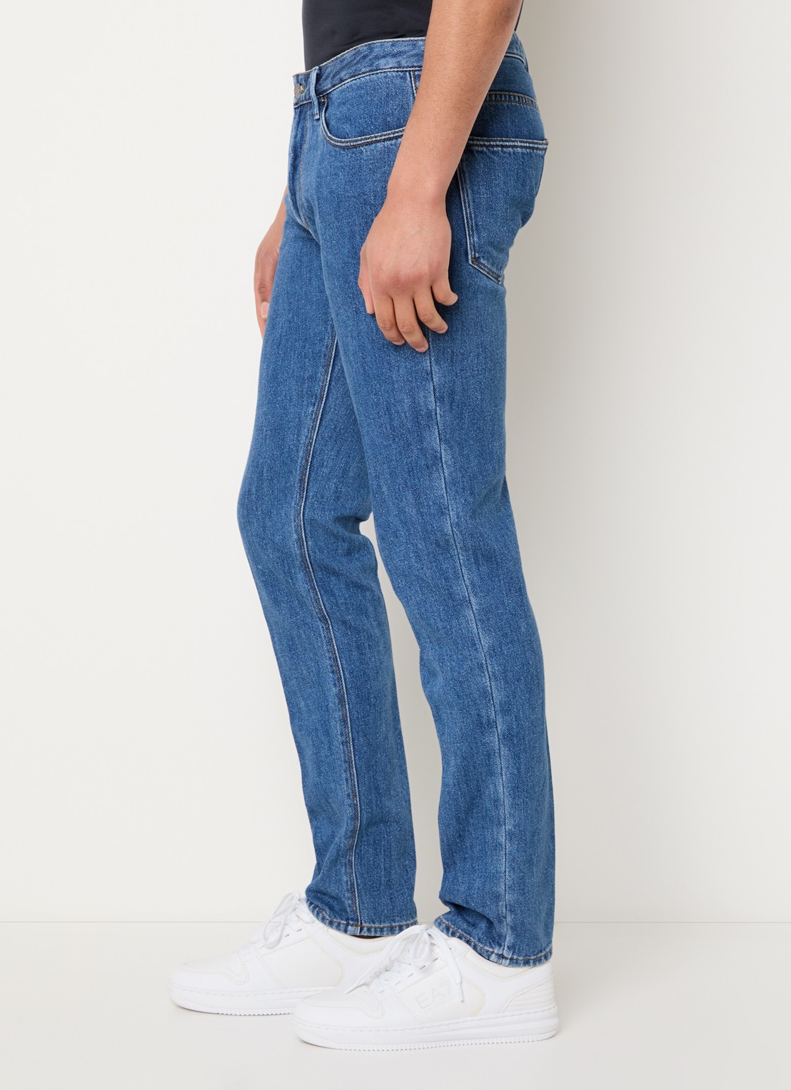 Armani Slim fit jeans met medium wassing - detail 4 indigo