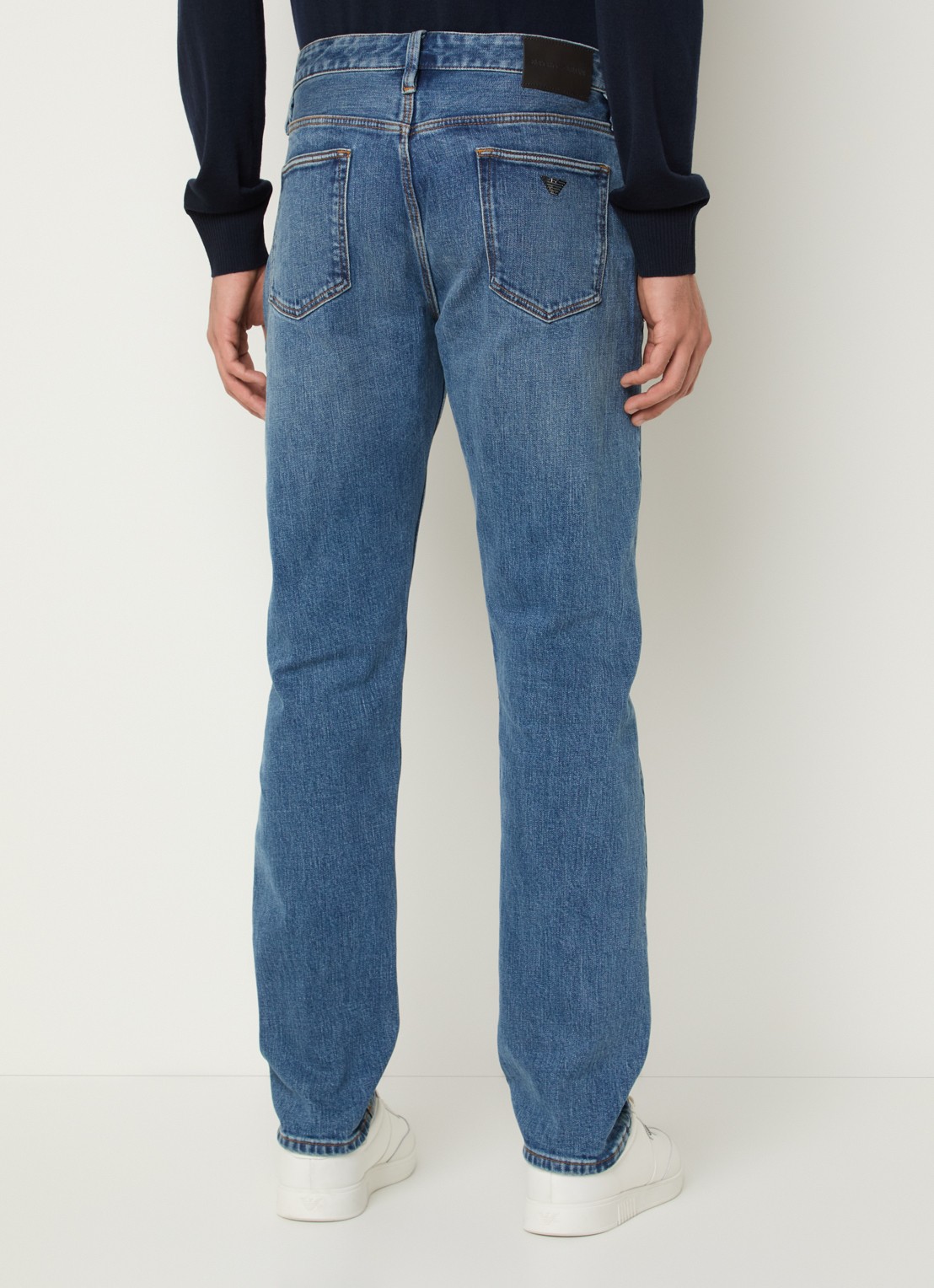 Armani Slim fit jeans met medium wassing - achterkant 5 indigo