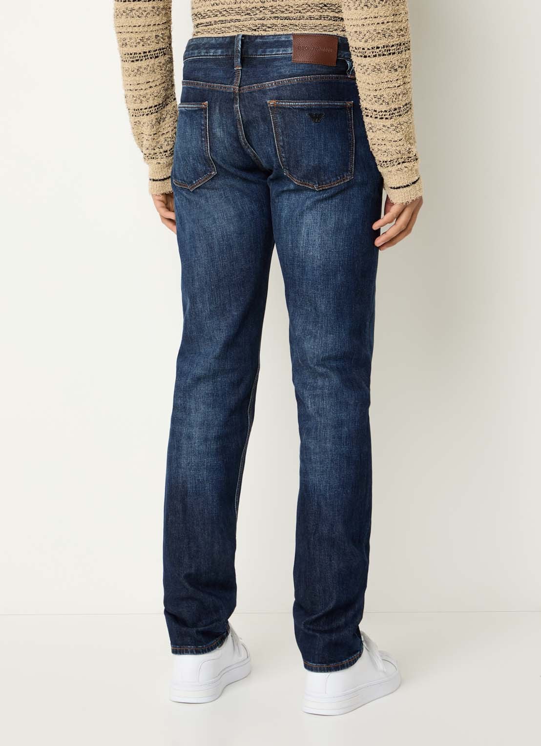 Armani Slim fit jeans met steekzakken - achterkant indigo