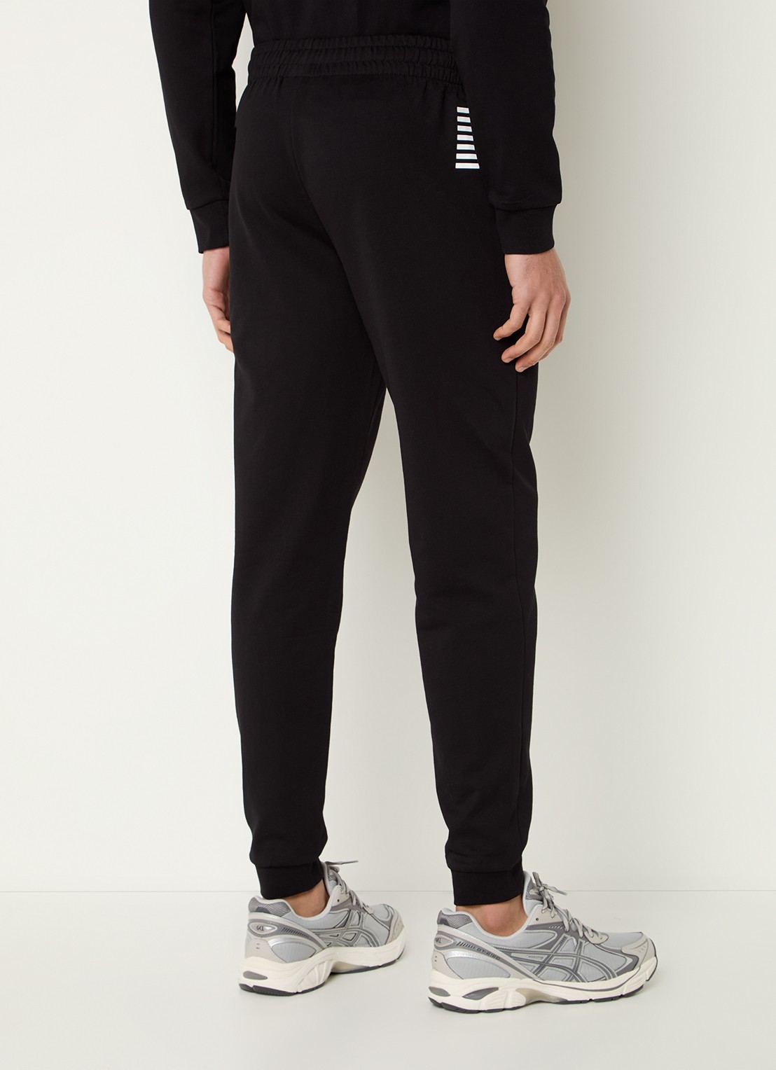 Armani Slim fit joggingbroek met logo en steekzakken - achterkant zwart