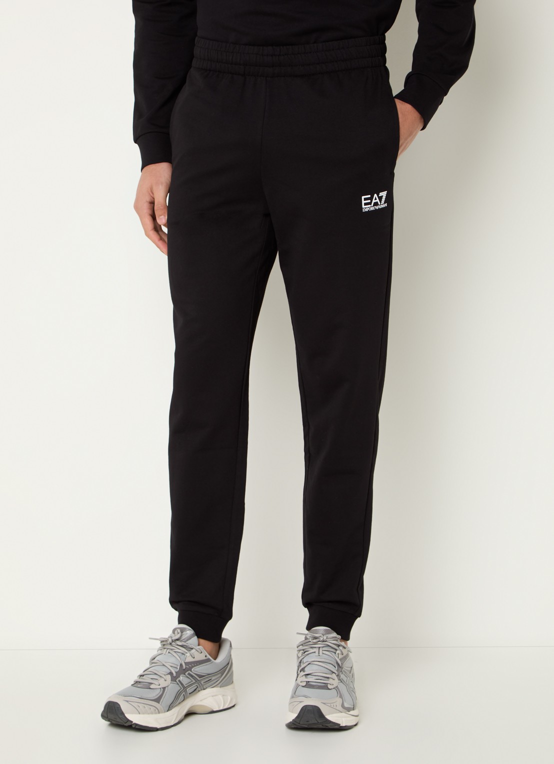 Armani Slim fit joggingbroek met logo en steekzakken - detail 4 zwart