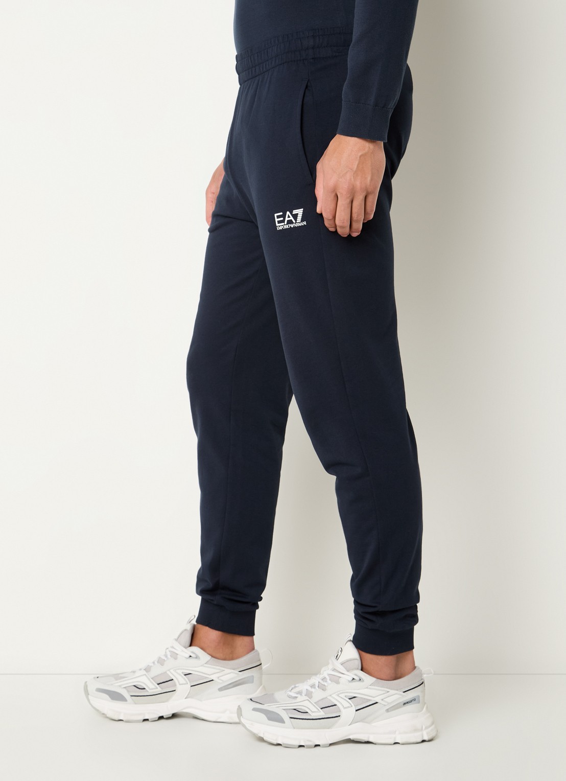 Armani Slim fit joggingbroek met logo en steekzakken - detail 3 donkerblauw