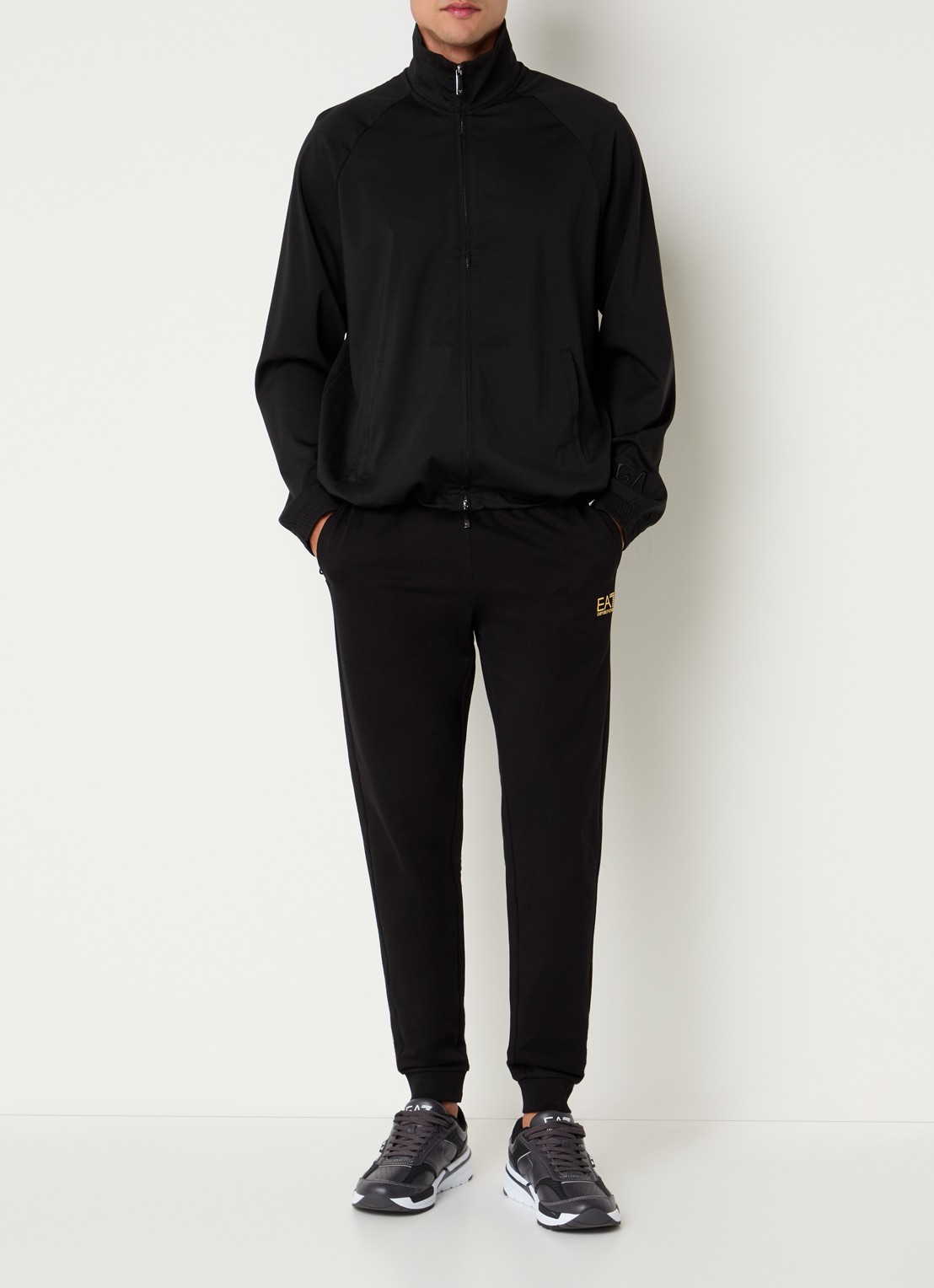 Armani Slim fit joggingbroek met logo en steekzakken - voorkant 4 zwart