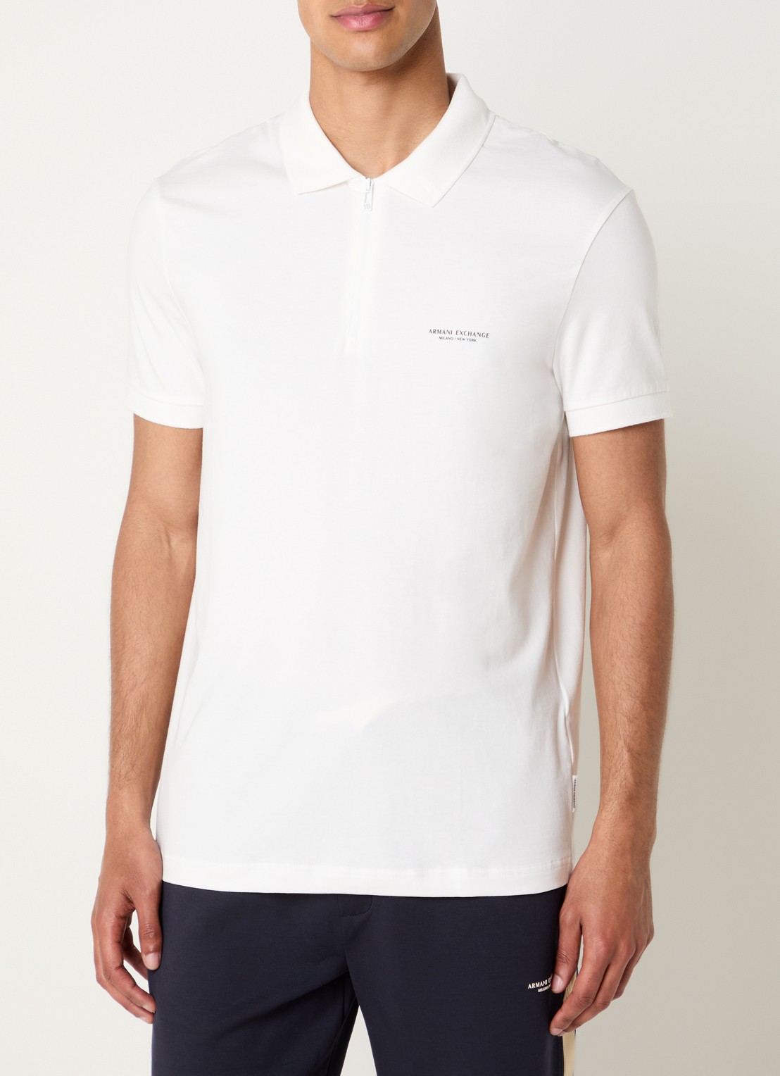 Armani Slim fit polo met 3D logo en halve rits - detail 4 gebroken wit