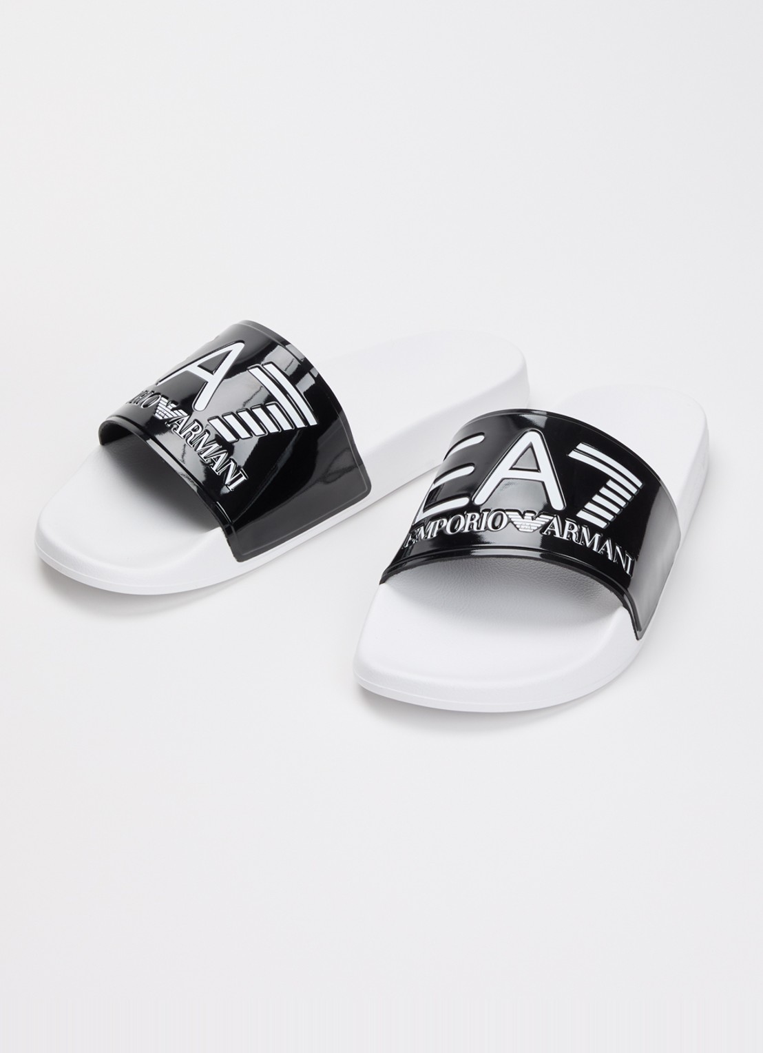 Armani Slipper met lakfinish en logo - detail 3 zwart