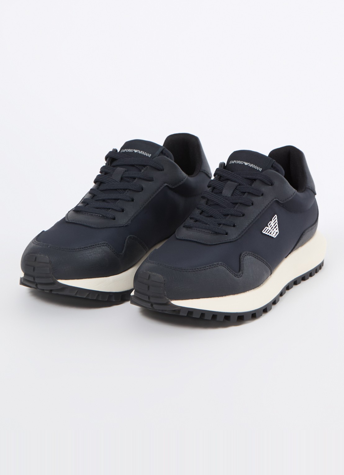 Armani Sneaker met kalfsleren details en logo - detail donkerblauw