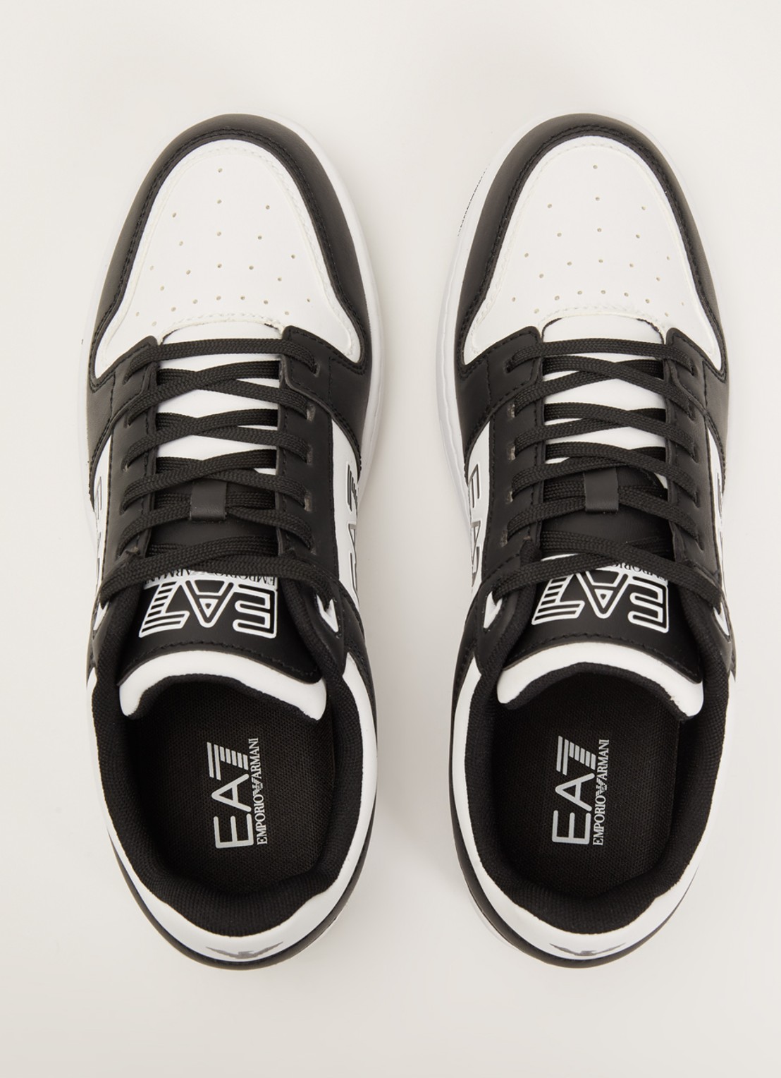 Armani Sneaker met logo - detail 4 zwart
