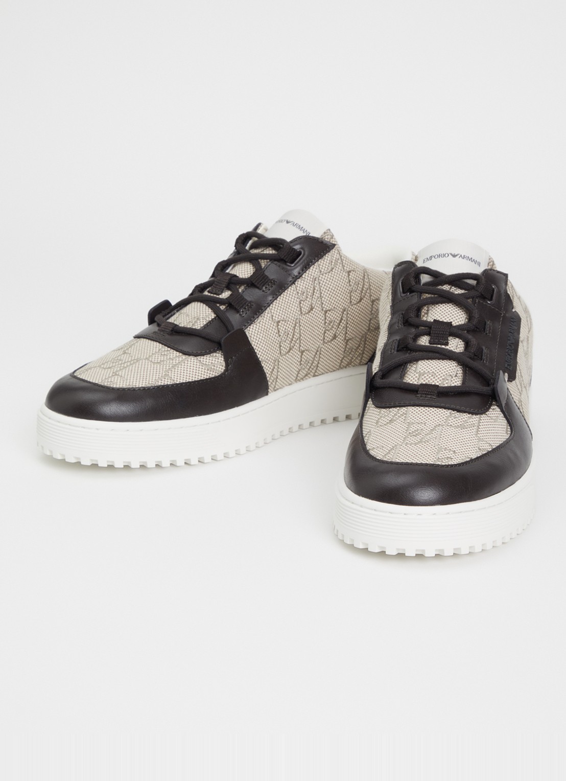 Armani Sneaker met logoprint - detail 2 beige
