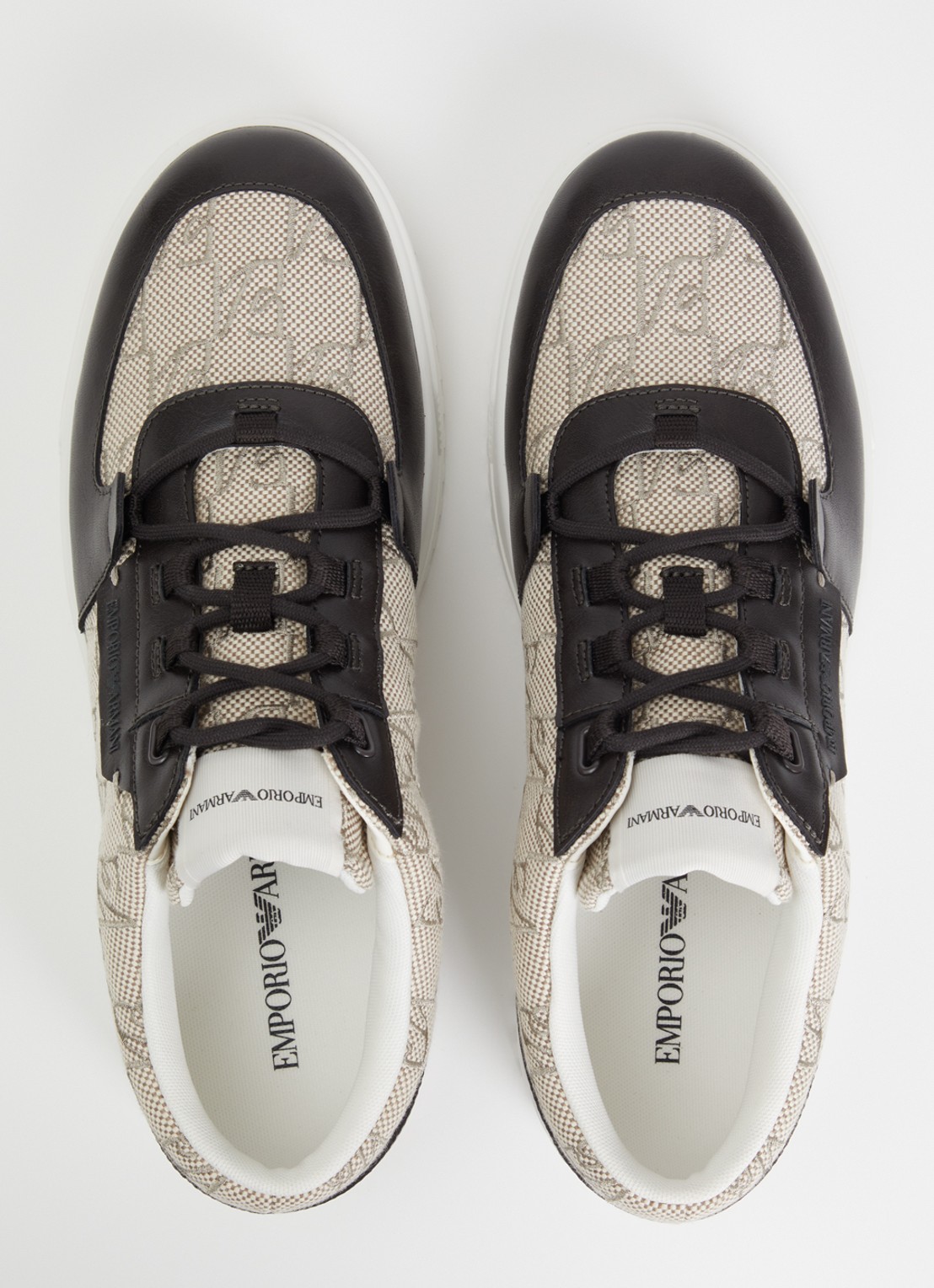 Armani Sneaker met logoprint - detail 3 beige