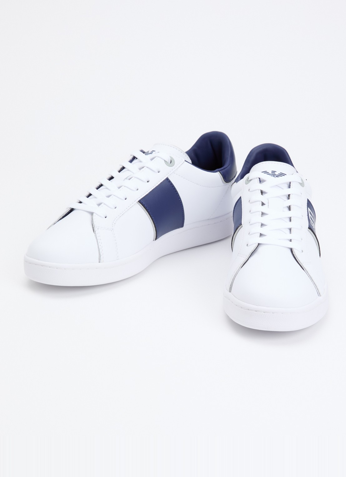 Armani Sneaker van leer met logo - detail 2 blauw