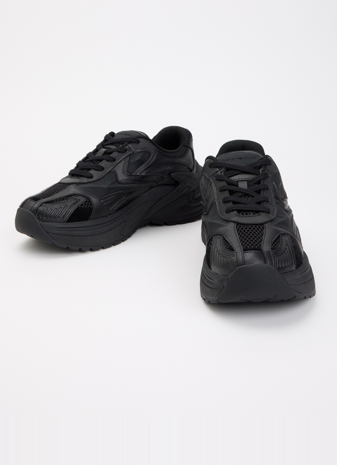 Armani Sneaker van leer met mesh details  - detail zwart