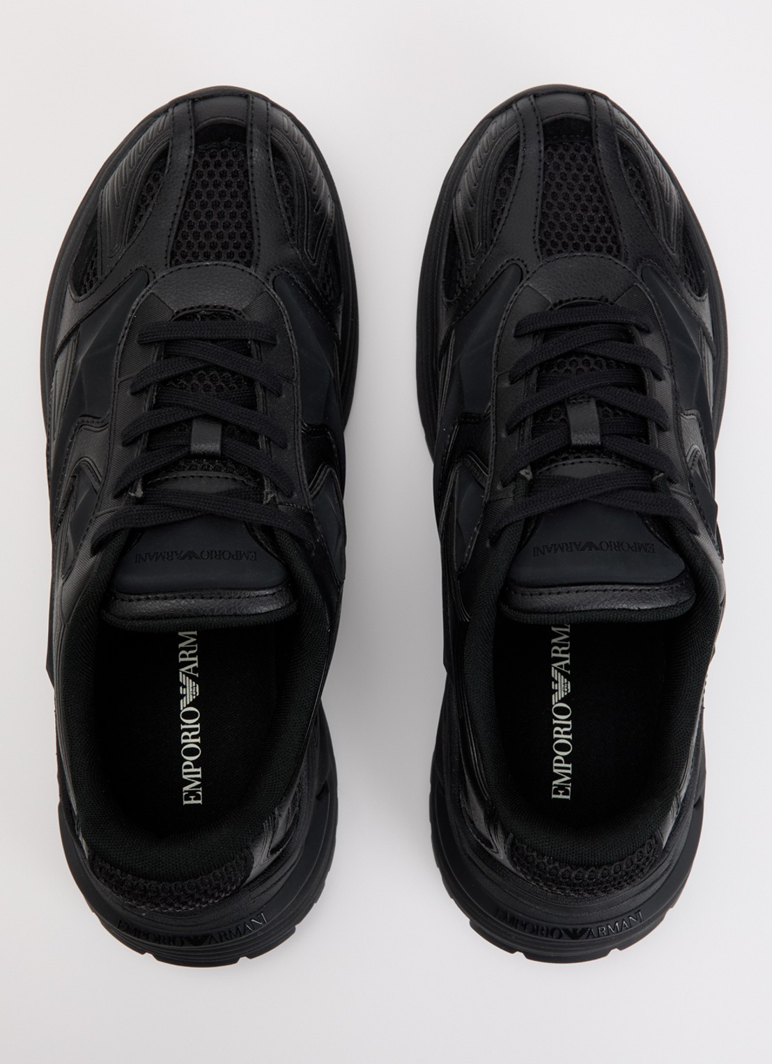 Armani Sneaker van leer met mesh details  - detail 2 zwart