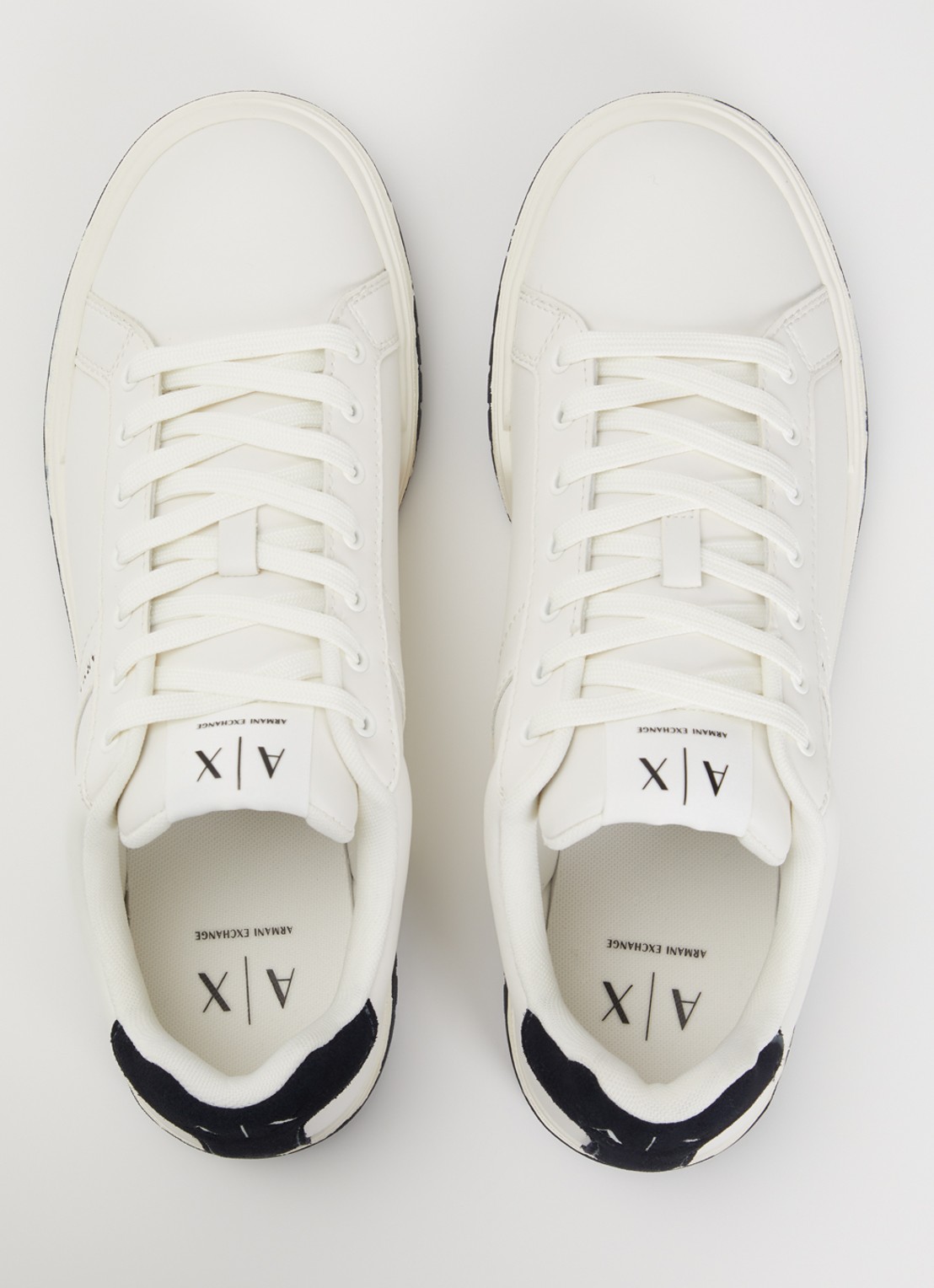Armani Sneaker van leer met suède details - detail 4 gebroken wit
