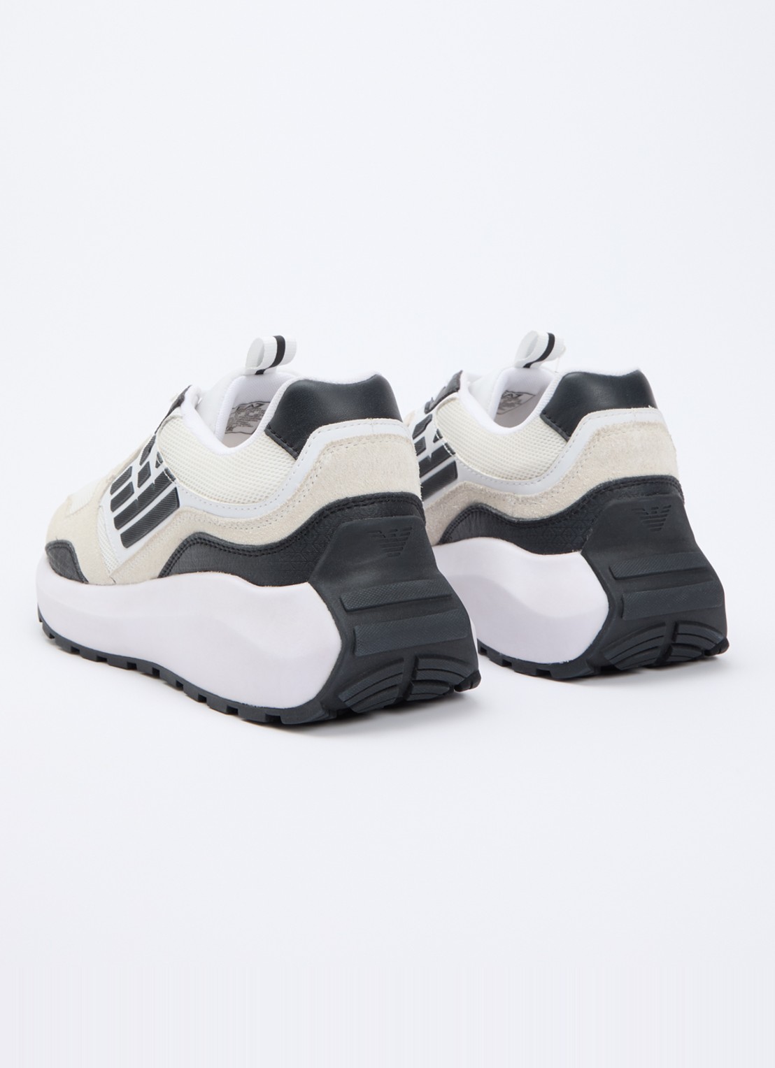 Armani Sneaker van suède met details van mesh - achterkant gebroken wit
