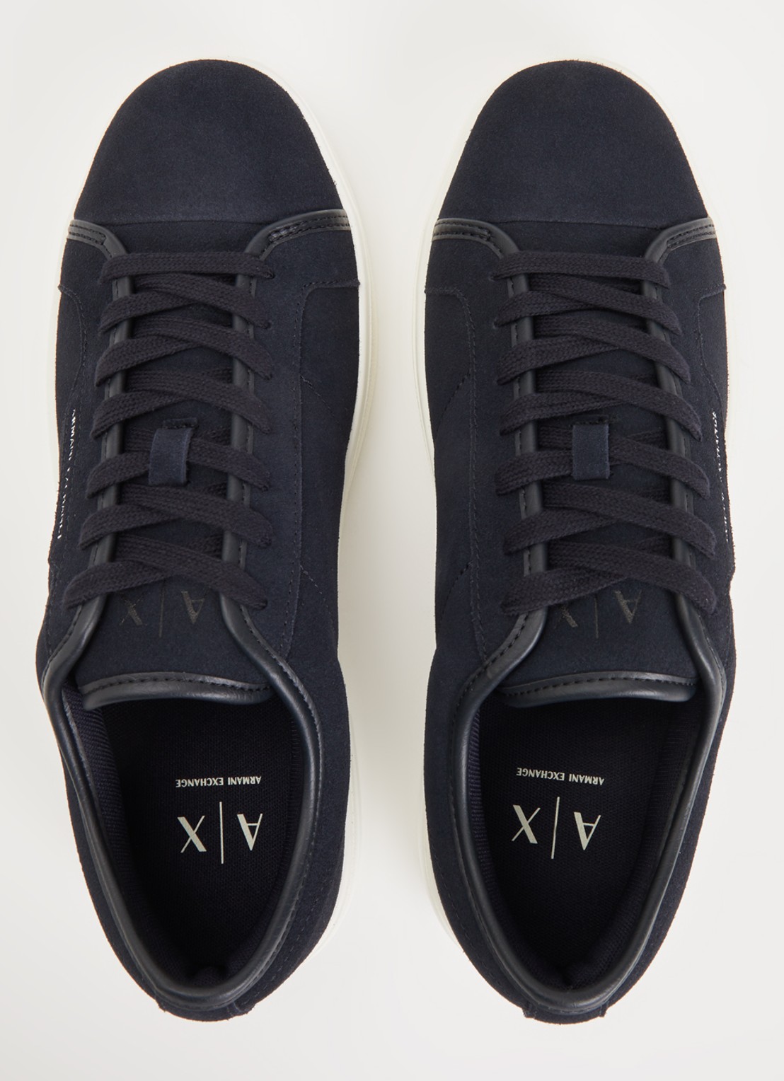Armani Sneaker van suède met logo - detail 2 donkerblauw