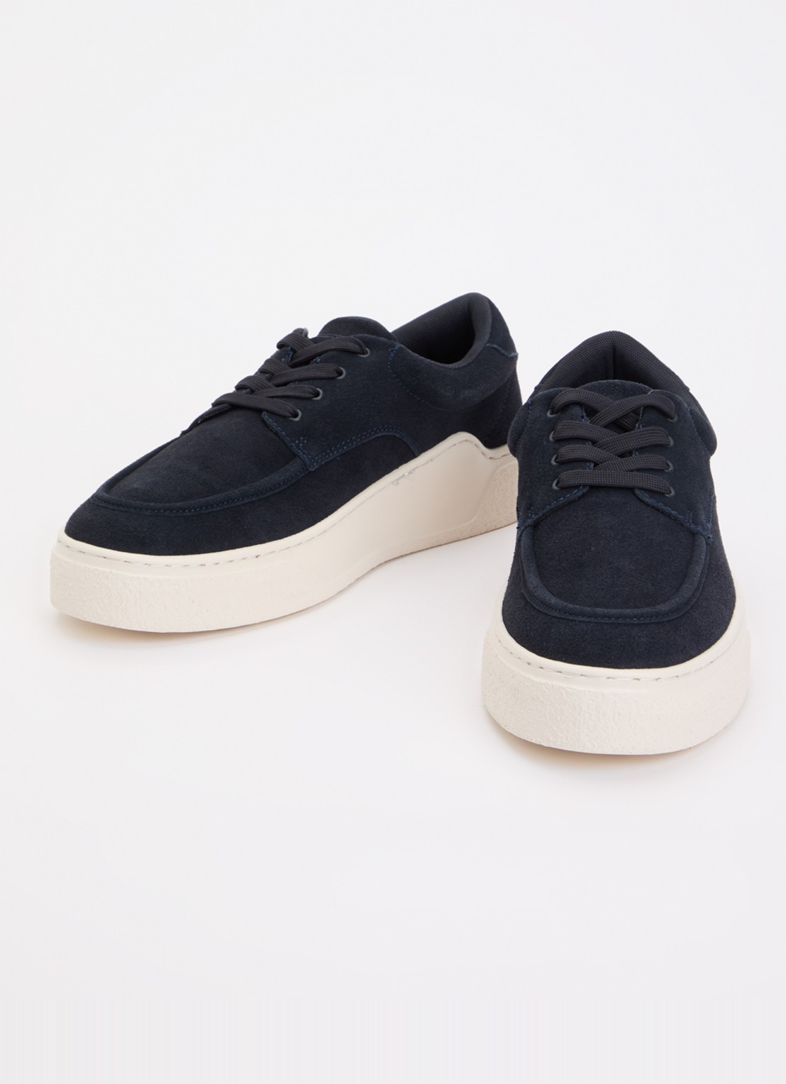 Armani Sneaker van suède  - detail donkerblauw