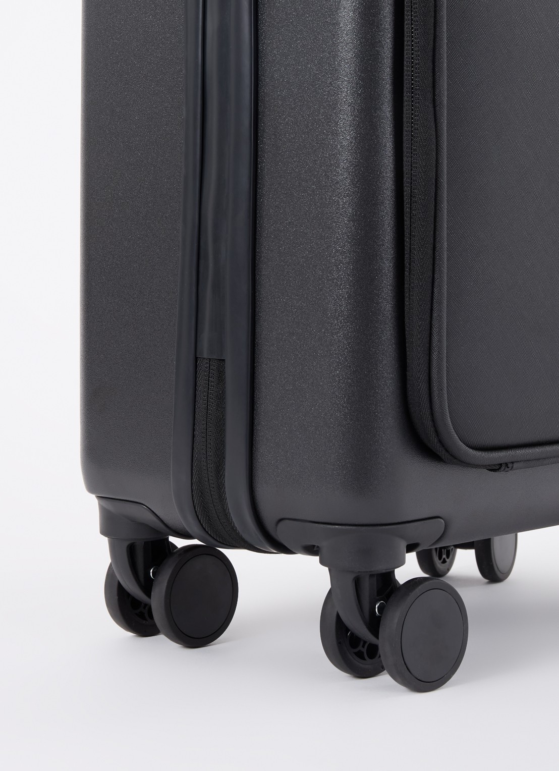 Armani Spinner 55,5 cm - detail 3 zwart