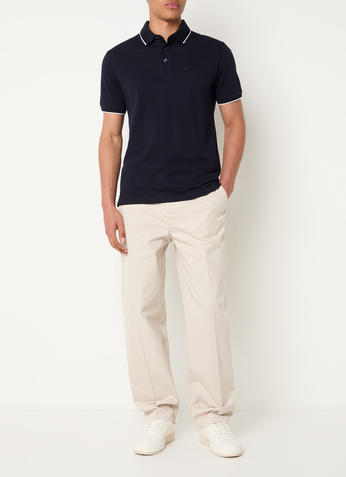 Armani Straight fit chino met ceintuur en steekzakken - voorkant 2 beige