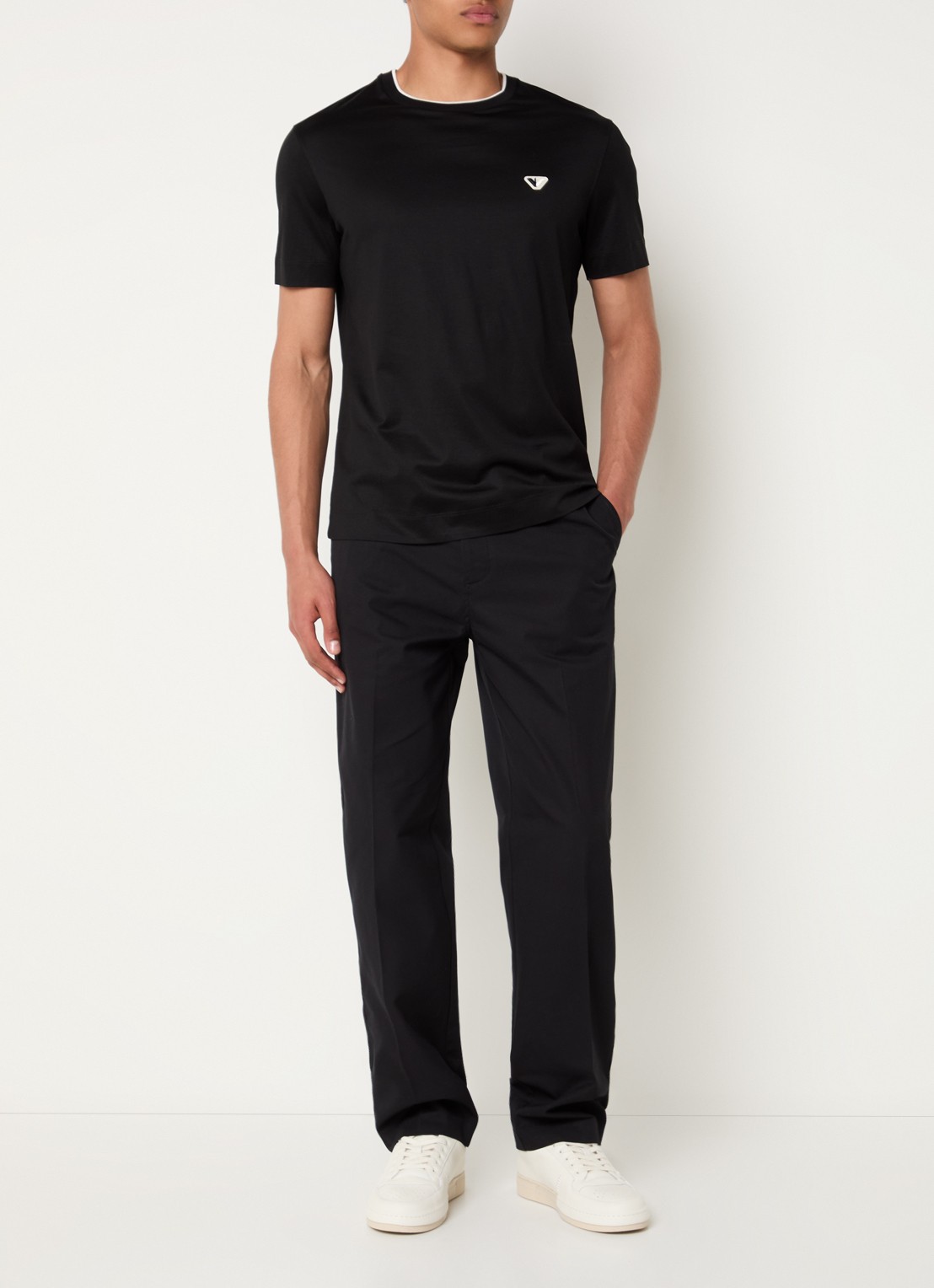 Armani Straight fit chino met ceintuur en steekzakken - voorkant 2 zwart