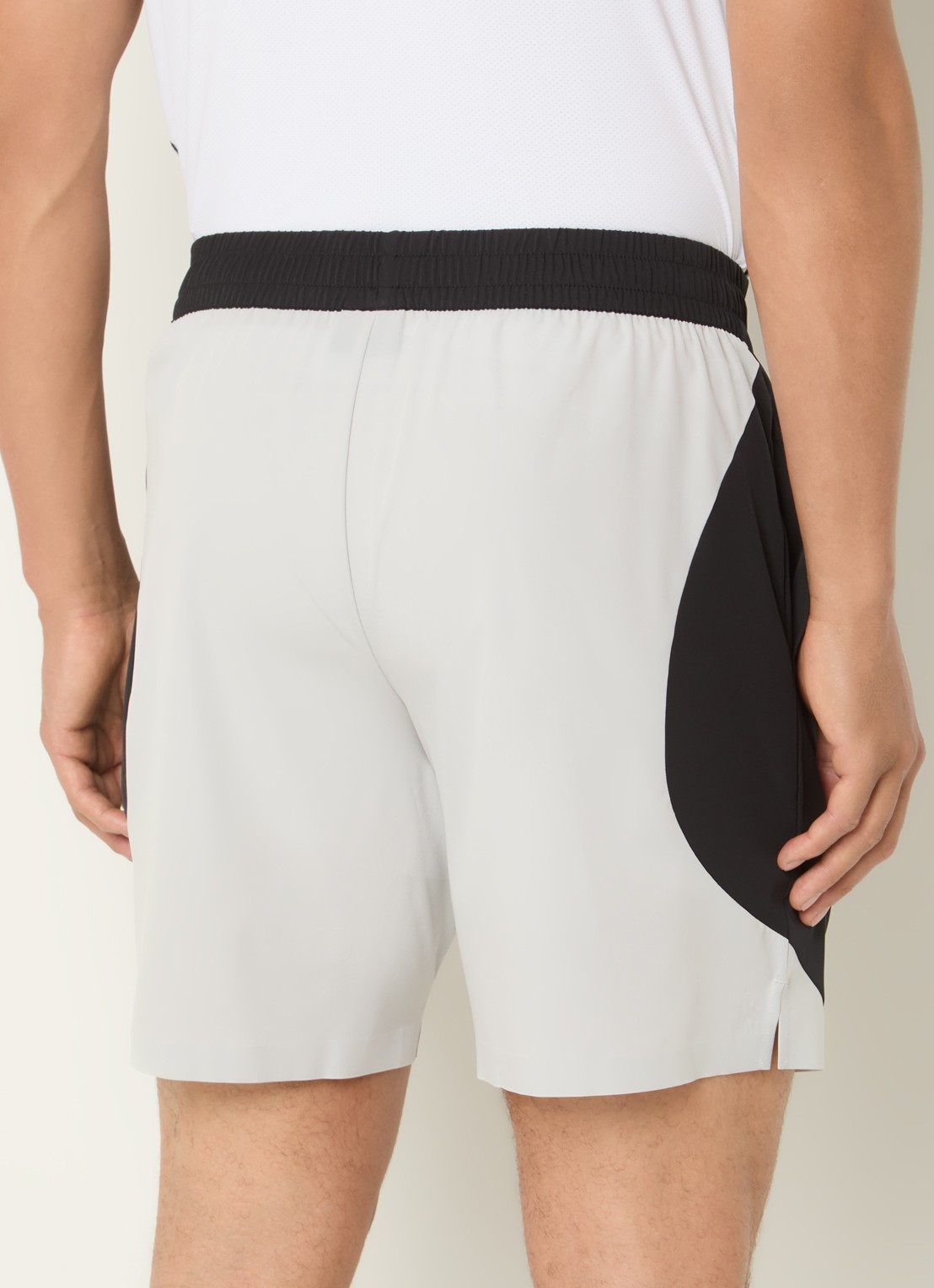 Armani Straight fit korte broek met logo en steekzakken - achterkant 4 zwart