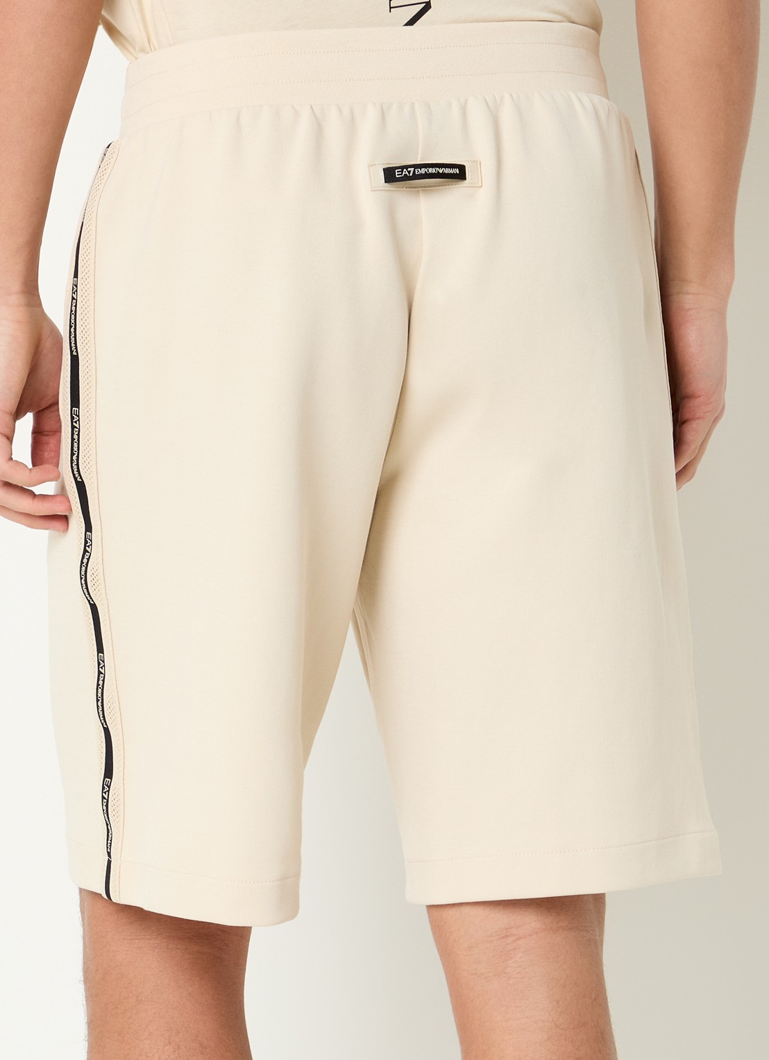 Armani Straight fit korte broek met logo - achterkant 4 gebroken wit
