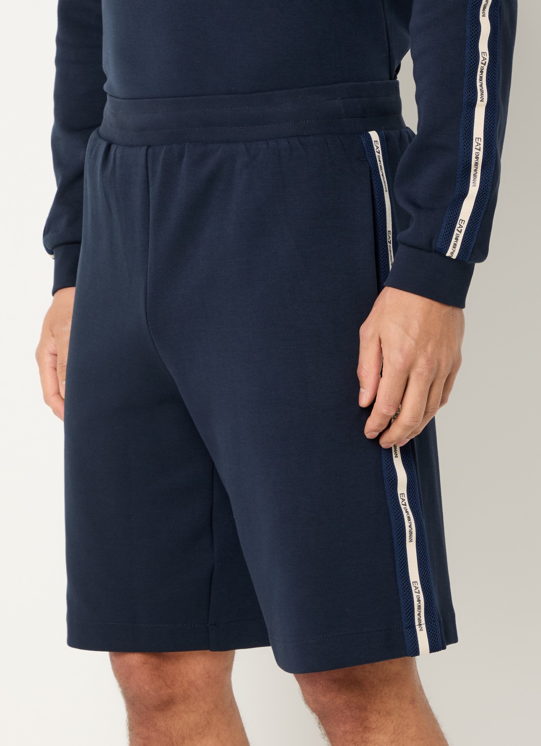 Armani Straight fit korte broek met logo - detail armani blue / blauw