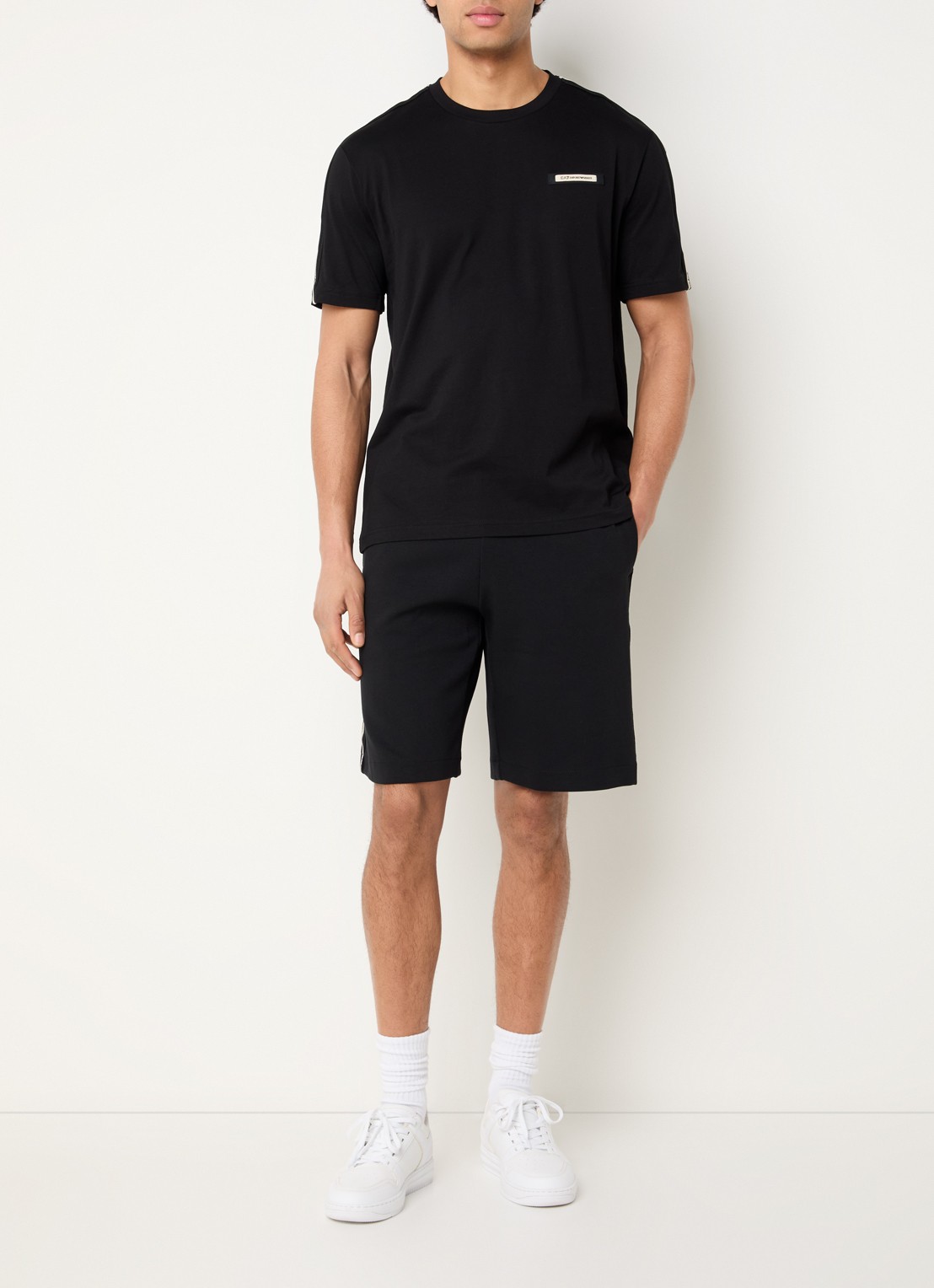Armani Straight fit korte broek met logo - voorkant 2 zwart
