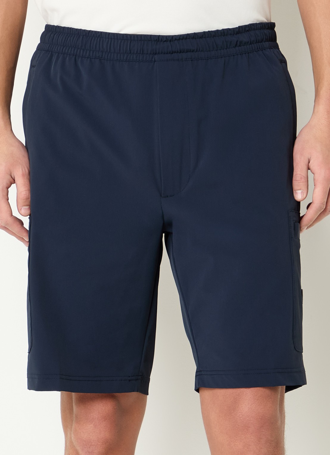Armani Straight fit korte broek met steekzakken - detail donkerblauw