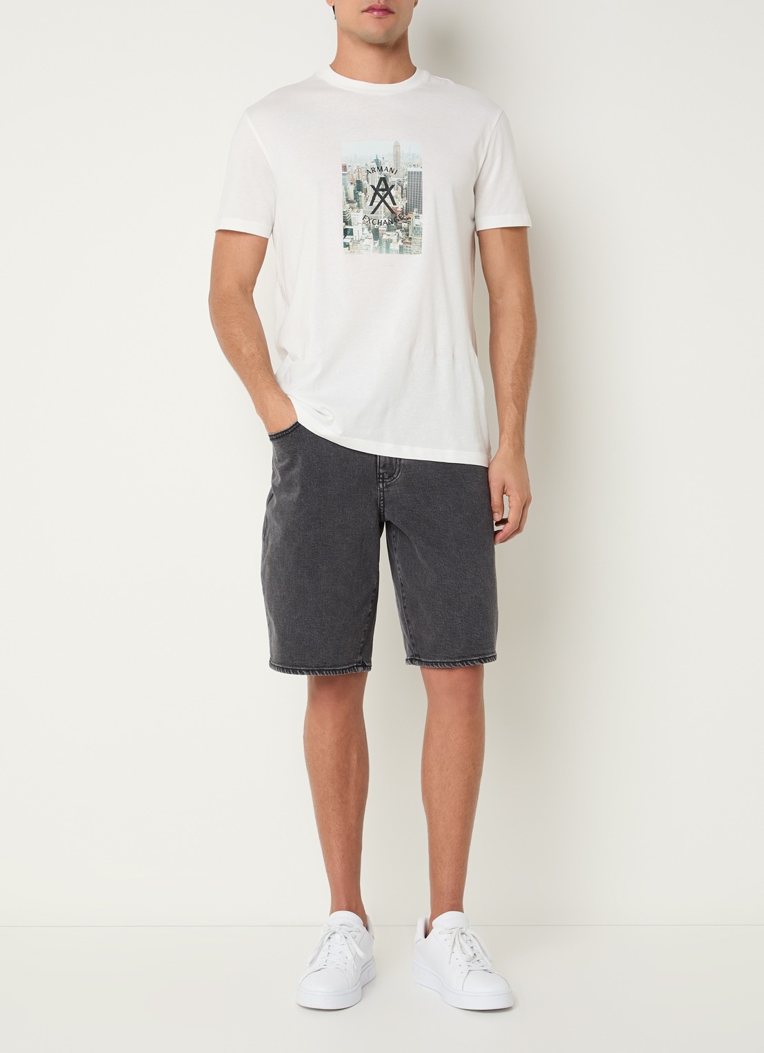 Armani Straight fit korte broek van denim met gekleurde wassing - voorkant 3 grijs