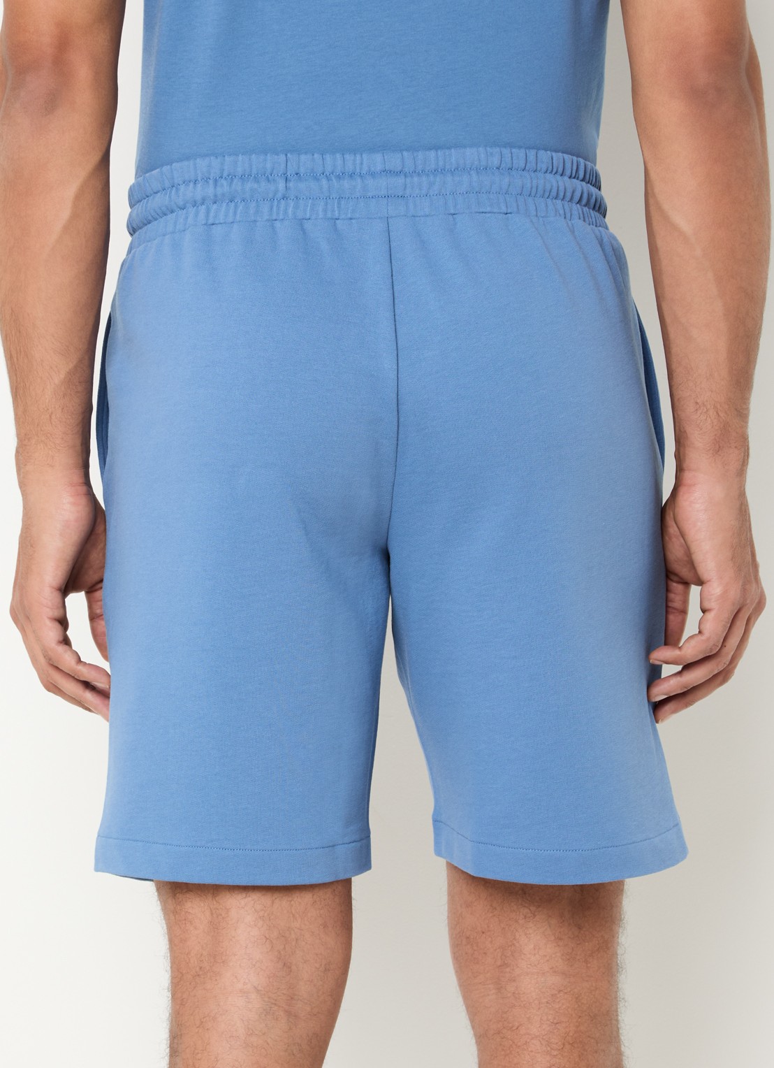 Armani Straight fit korte joggingbroek met logo en steekzakken - achterkant donkerblauw