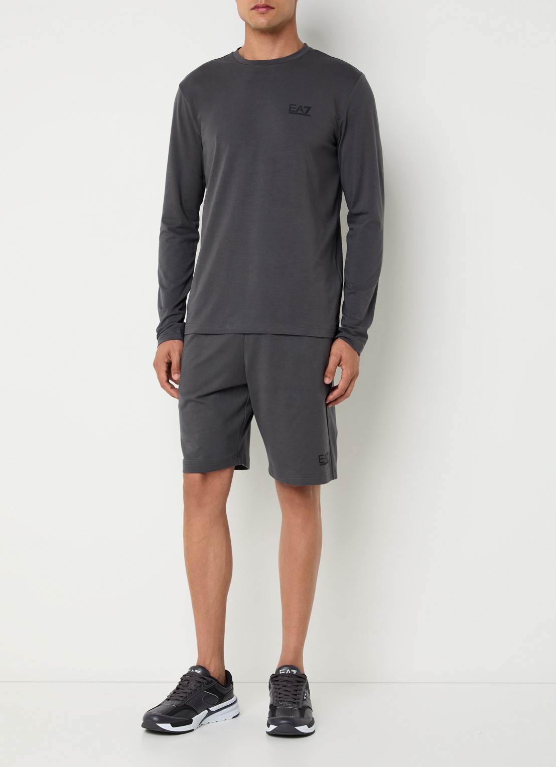 Armani Straight fit korte joggingbroek met logo  - voorkant 4 donkergrijs
