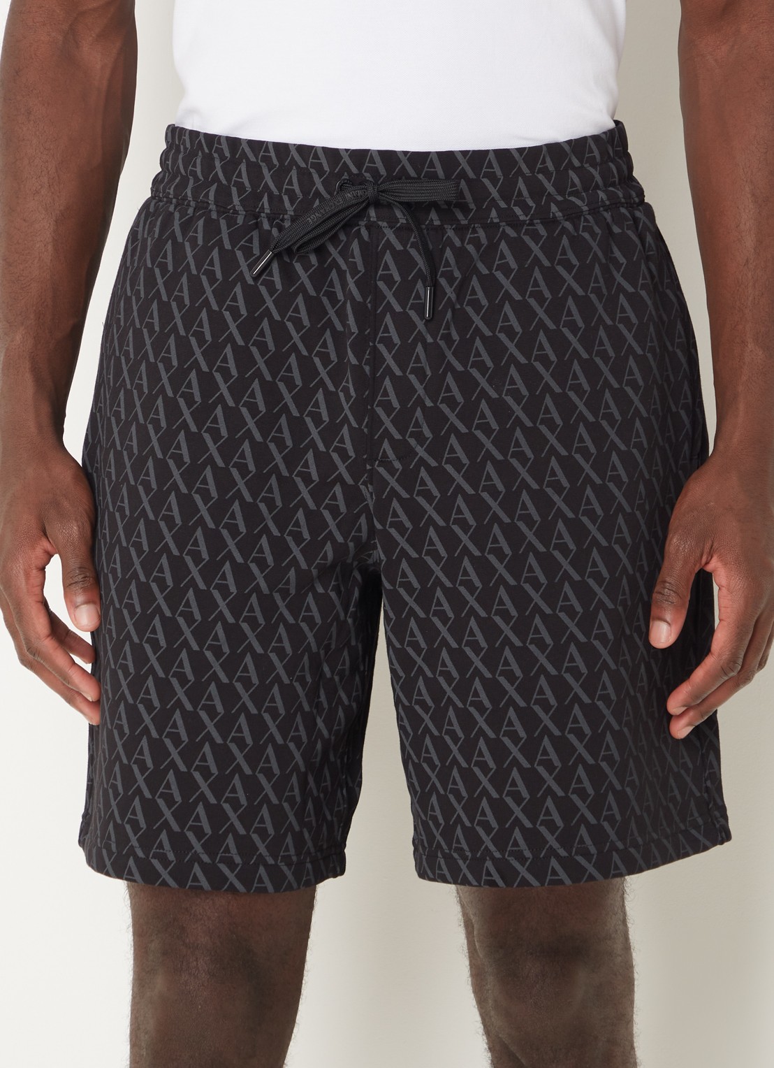 Armani Straight fit korte joggingbroek met logoprint - detail zwart