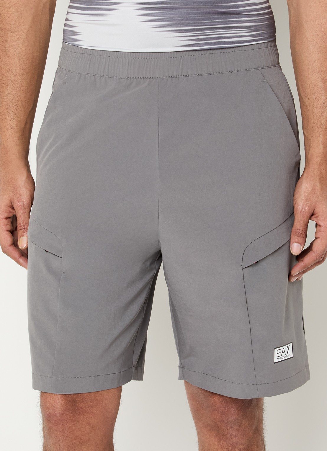 Armani Straight fit korte trainingsbroek met logo - detail 2 grijs