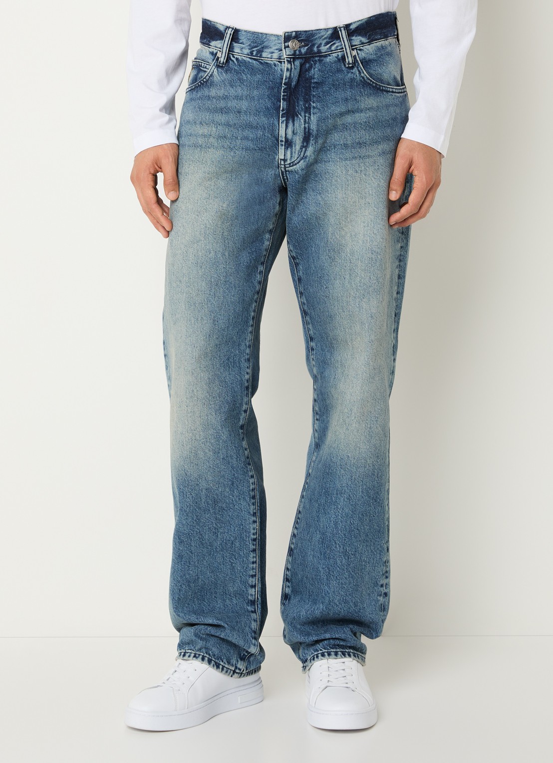 Armani Straight leg jeans met donkere wassing - detail 4 blauw