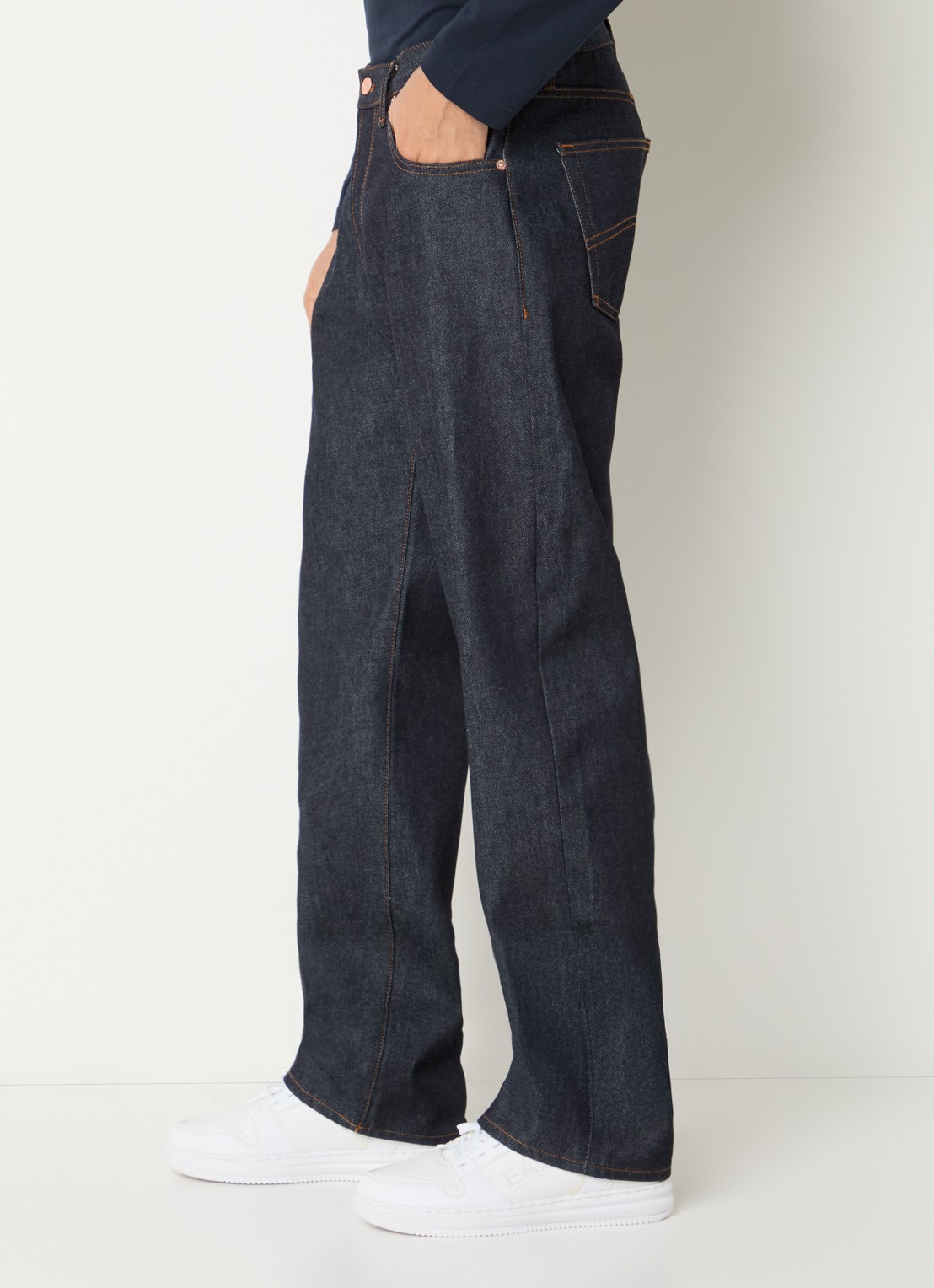 Armani Straight leg jeans met donkere wassing - detail 5 indigo