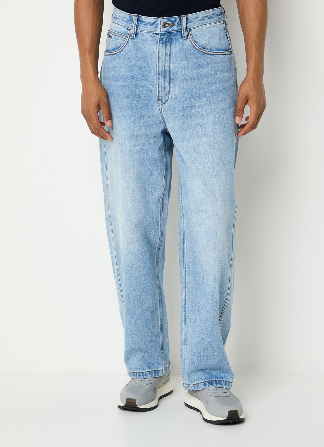 Armani Straight leg jeans met lichte wassing - detail 4 lichtblauw