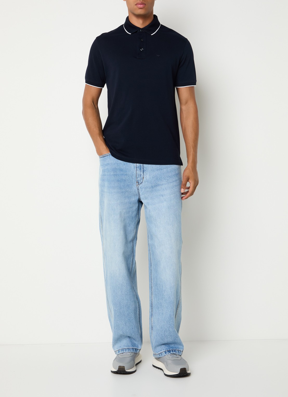 Armani Straight leg jeans met lichte wassing - voorkant 2 lichtblauw