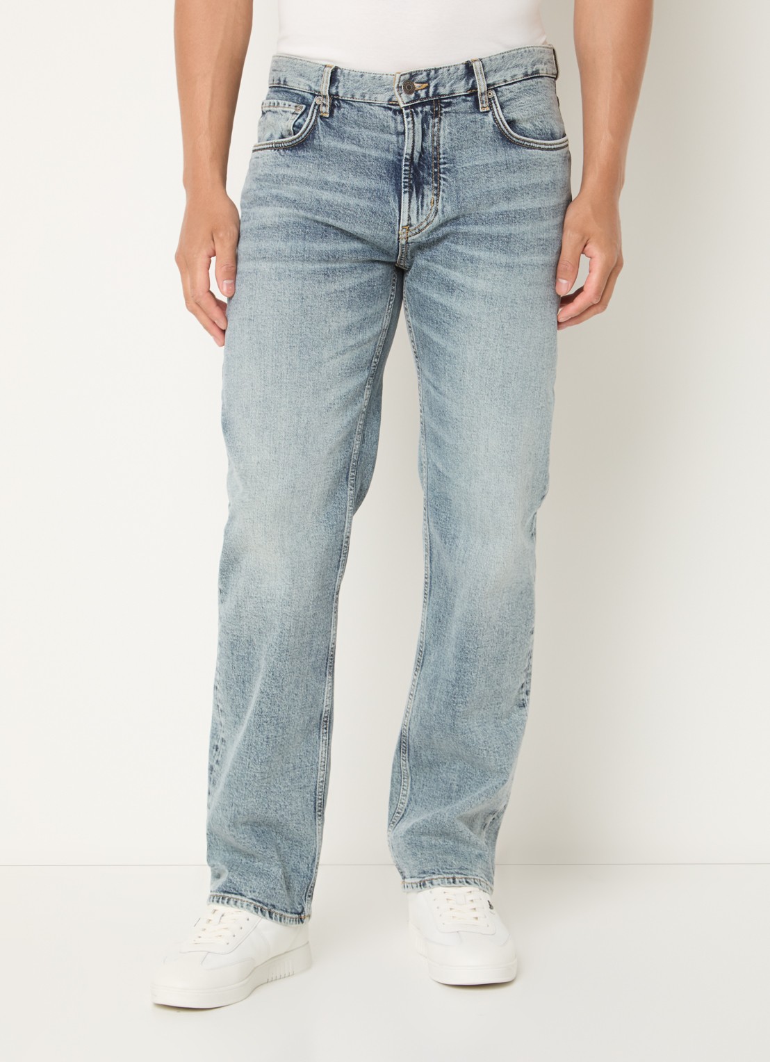 Armani Straight leg jeans met medium wassing - detail indigo