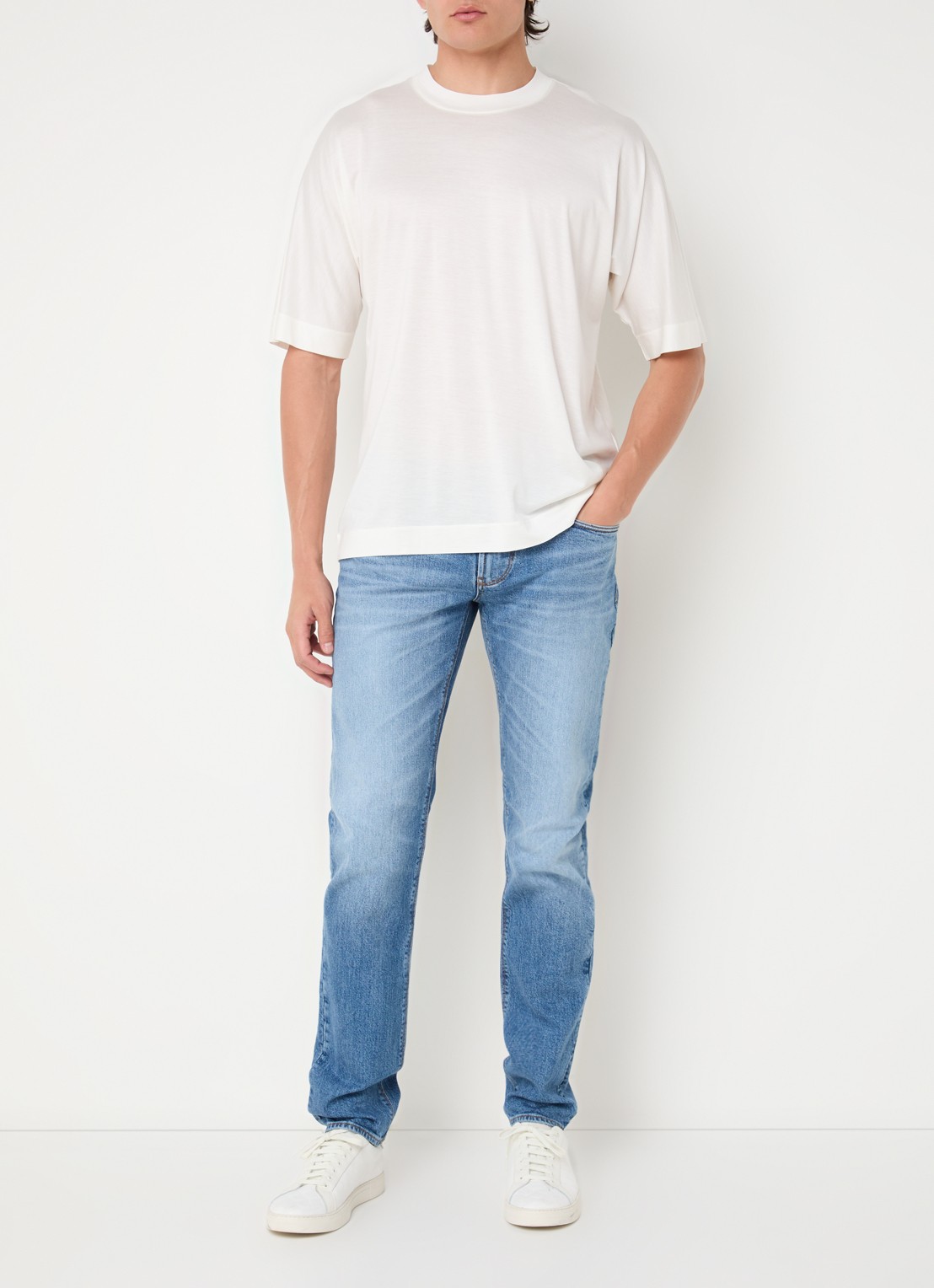 Armani Straight leg jeans met steekzakken - voorkant 5 lichtblauw